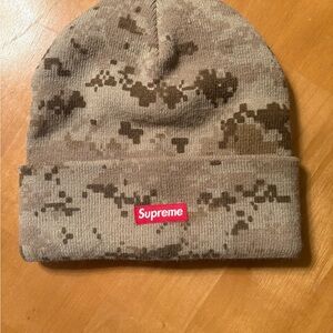 Rare NWT Supreme Digital Camo Knit Beanie Hat